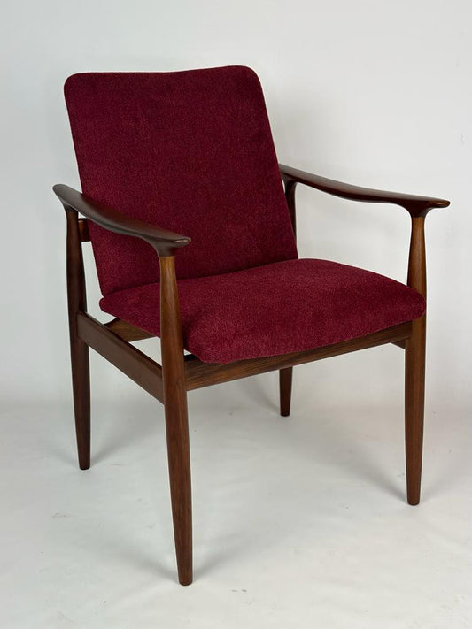 Front view of a Parker chair, Model 119, restored by Covesmore Solutions in Sydney. Purchase online or book a showroom visit.