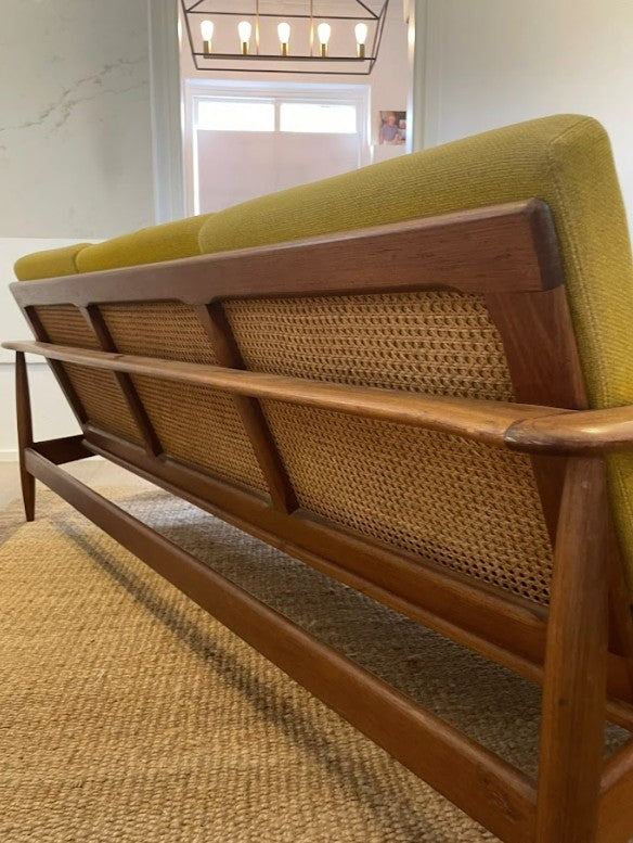 Rare Parker 110 Rattan Back Lounge